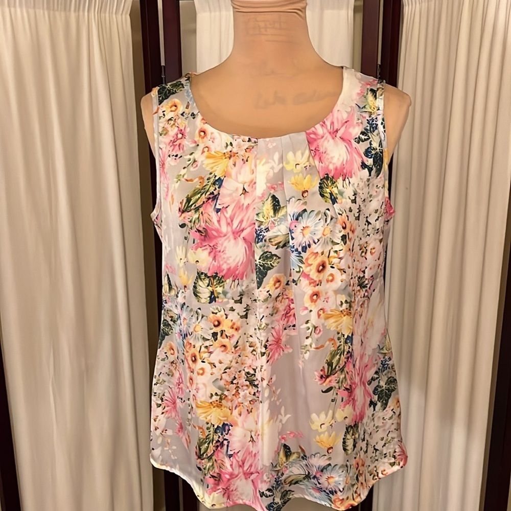 Notations colorful floral sleeveless blouse size medium